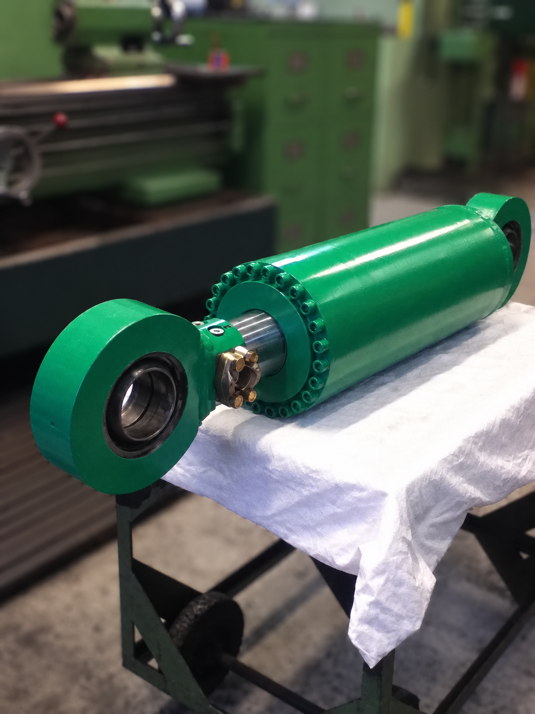 Vérin hydraulique complet fabriqué par Atelier Garavaldi